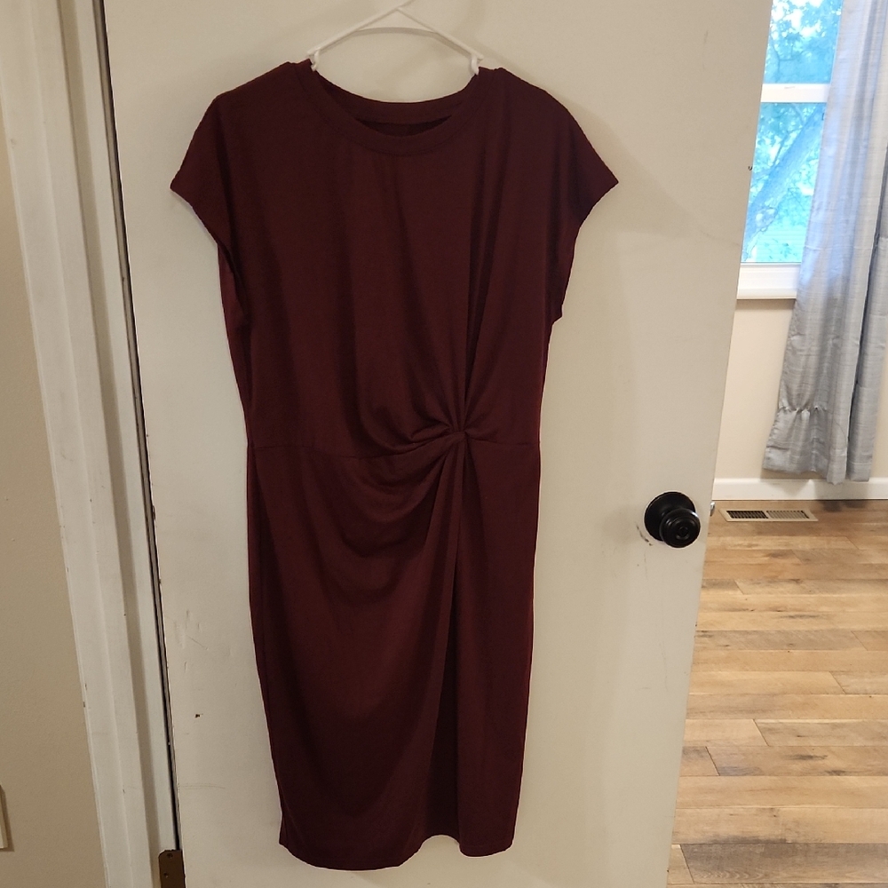 Chic Maroon Midi Dress